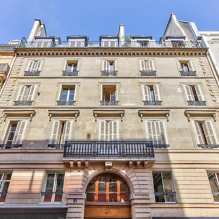 43- Parisien Flat Boulevards Apartment