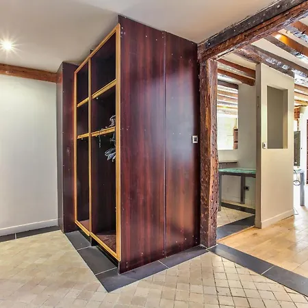 43- Parisien Flat Boulevards * פריז