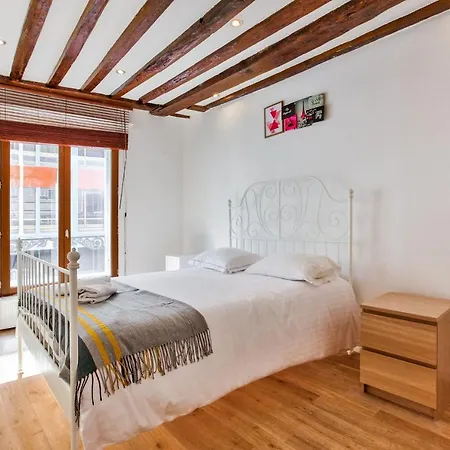 43- Parisien Flat Boulevards